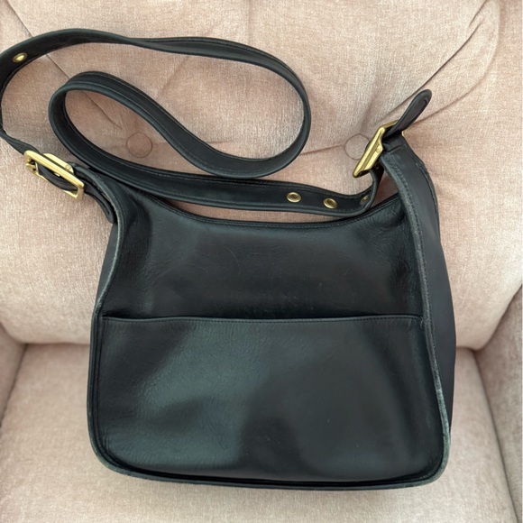 👛Coach 9718 Legacy Black Leather Shoulder Bag with Gold Accents Crescent Flap - Picture 7 of 15